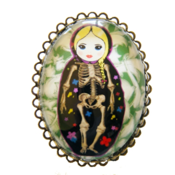 Broszka Steampunkowa Matrioszka I – mroczny urok rosyjskiej lalki