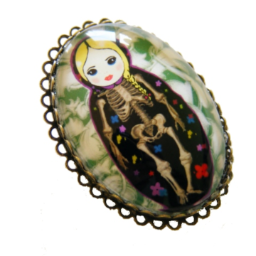 Broszka Steampunkowa Matrioszka I – mroczny urok rosyjskiej lalki