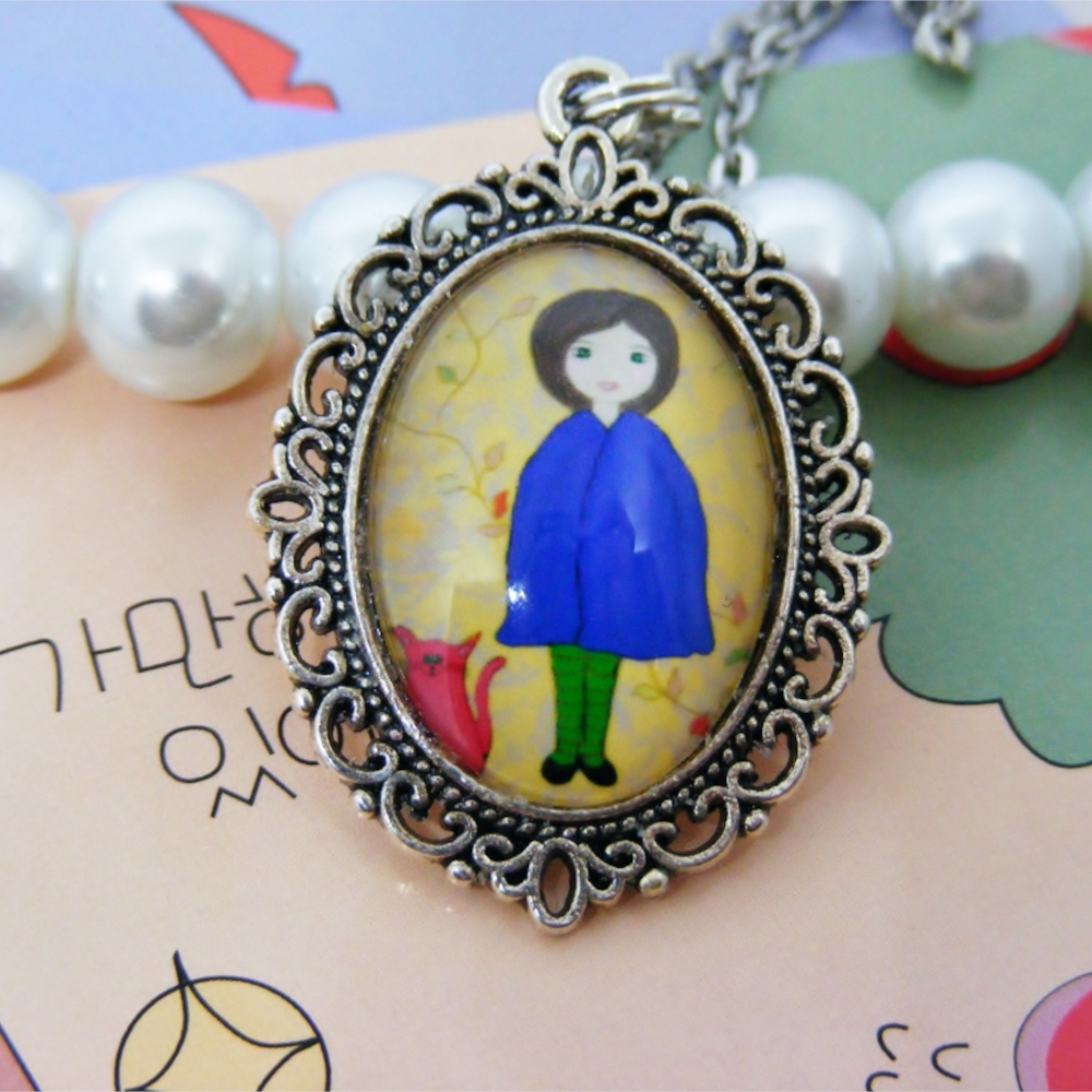 Wisiorek Dziewczynka II - Wersja 2 – bajkowa zawieszka z kotkiem