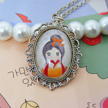 Wisiorek Kokeshi Girl IV