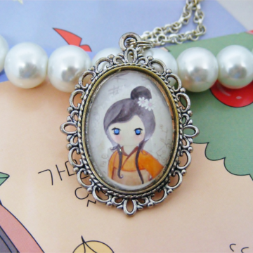 Wisiorek Kokeshi Girl V