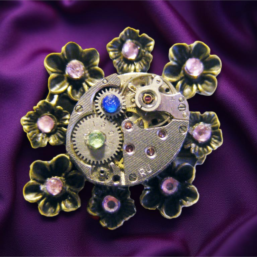 Steampunkowa Broszka Kwiatowa – Mechanizm Zegarkowy i Cyrkonie