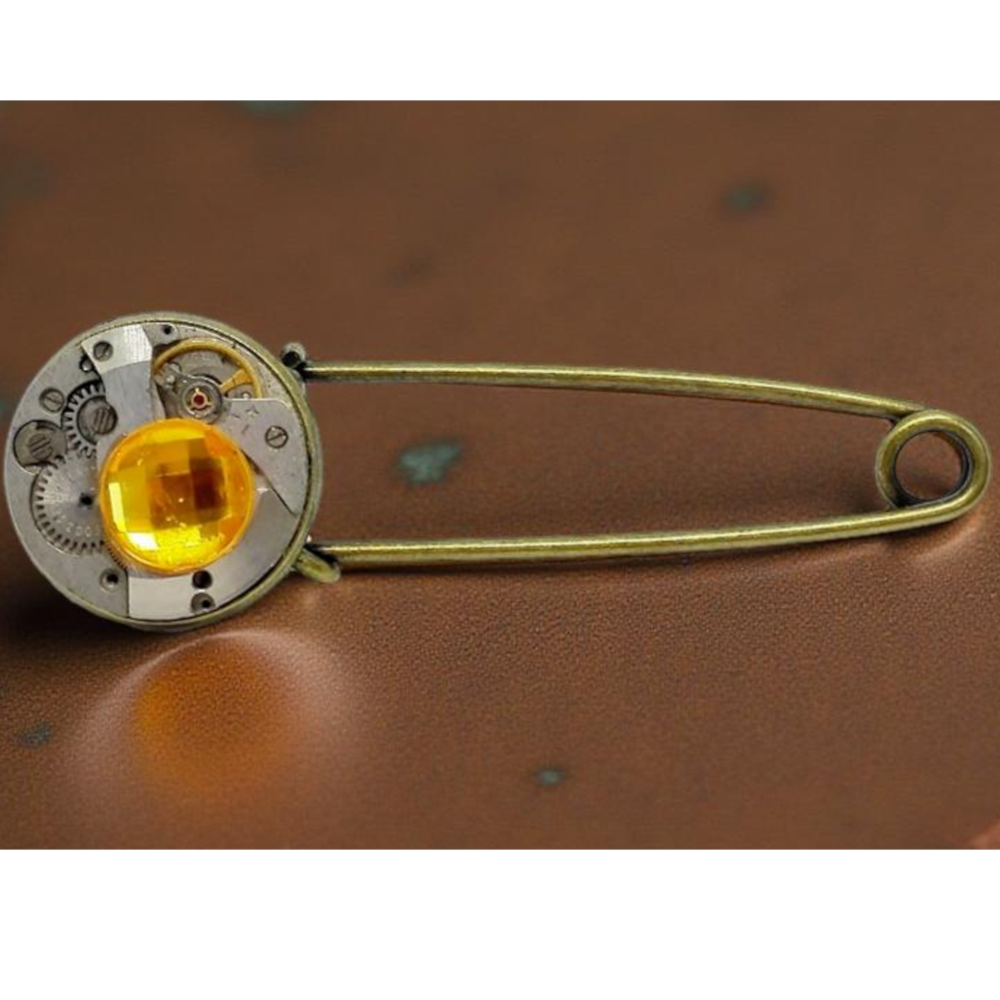 Steampunkowa Broszka z Mechanizmem Zegarkowym i Żółtą Cyrkonią