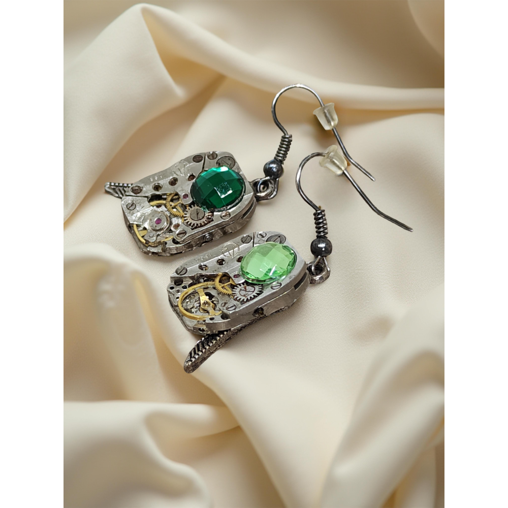 Kolczyki Steampunkowe ze Skrzydłami i Zielonymi Cyrkoniami