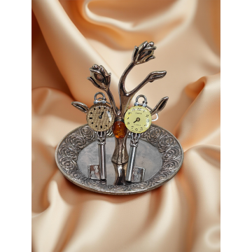 Kolczyki Steampunkowe – Klucze z Tarczą Zegarkową