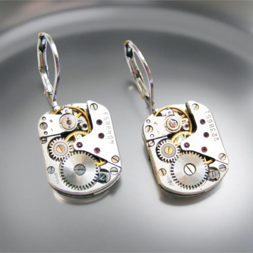 Kolczyki Steampunkowe – Mechanizmy Zegarkowe na Biglach Angielskich