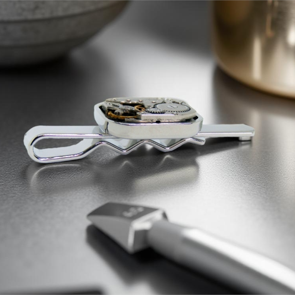 Industrialno-steampunkowa spinka do krawata I