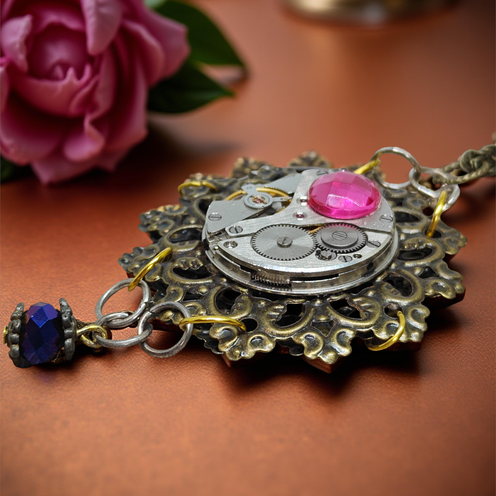 Wisiorek Steampunkowy XII z Mechanizmem Zegarkowym i Cyrkonią