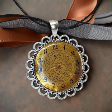 Wisiorek Steampunkowy z Tarcza Zegarka Luch