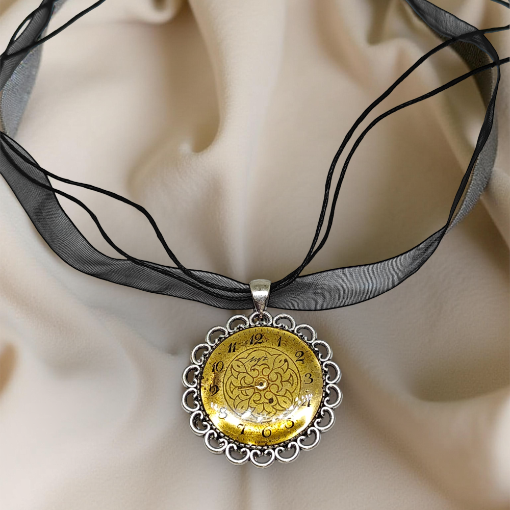 Wisiorek Steampunkowy z Tarcza Zegarka Luch