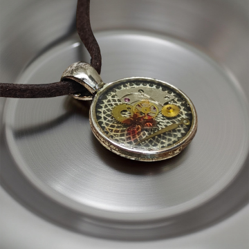 Industrial Pendant II – Steampunk Jewelry With Watch Mechanisms