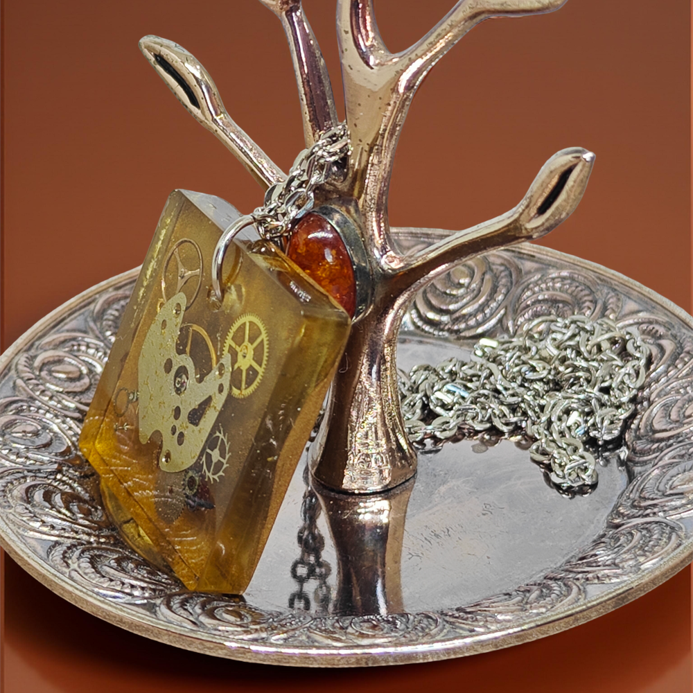 Industrial Pendant X – Watch Mechanisms in Resin