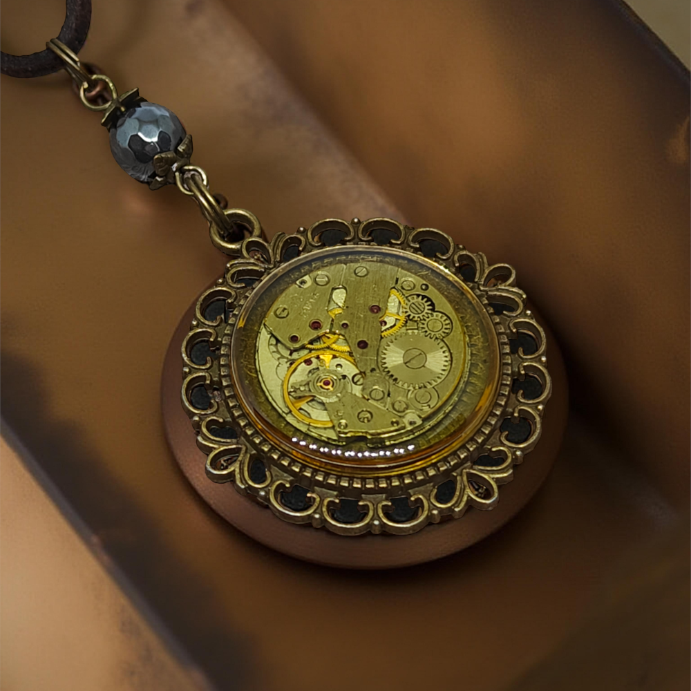 Industrialny Wisiorek Steampunk XXVI z Mechanizmem Zegarkowym i Żywicą