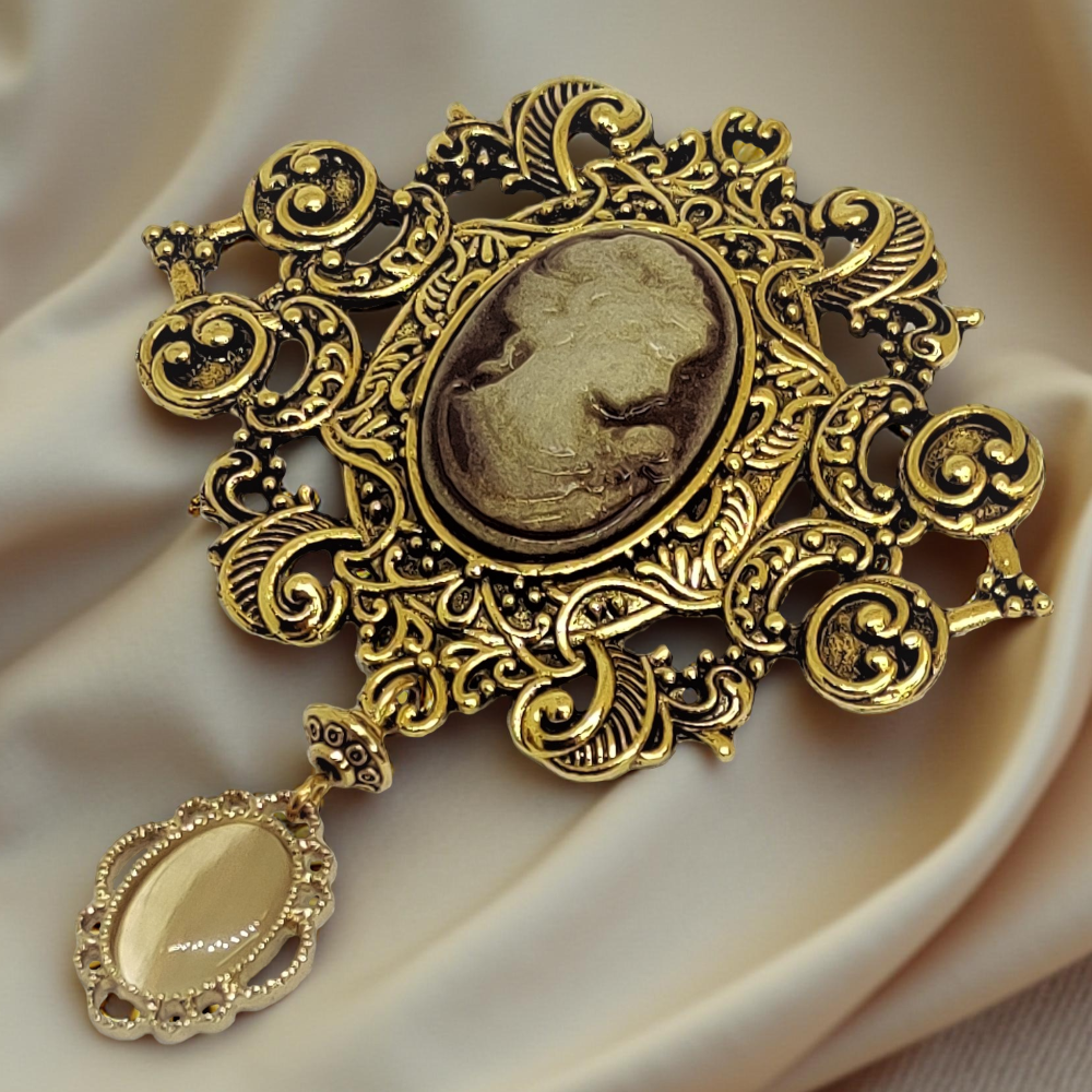 Broszka wiktoriańska złota z fioletową kameą i zawieszką