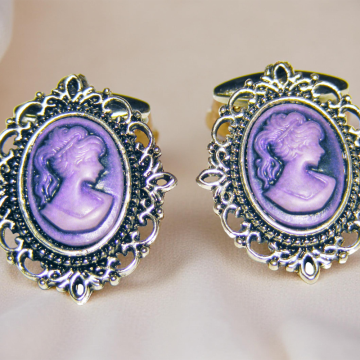 Damskie spinki do mankietów z fioletową kameą – styl wiktoriański