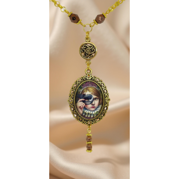 Wisiorek w stylu wiktoriańskim – Dziewczynka Pierrot