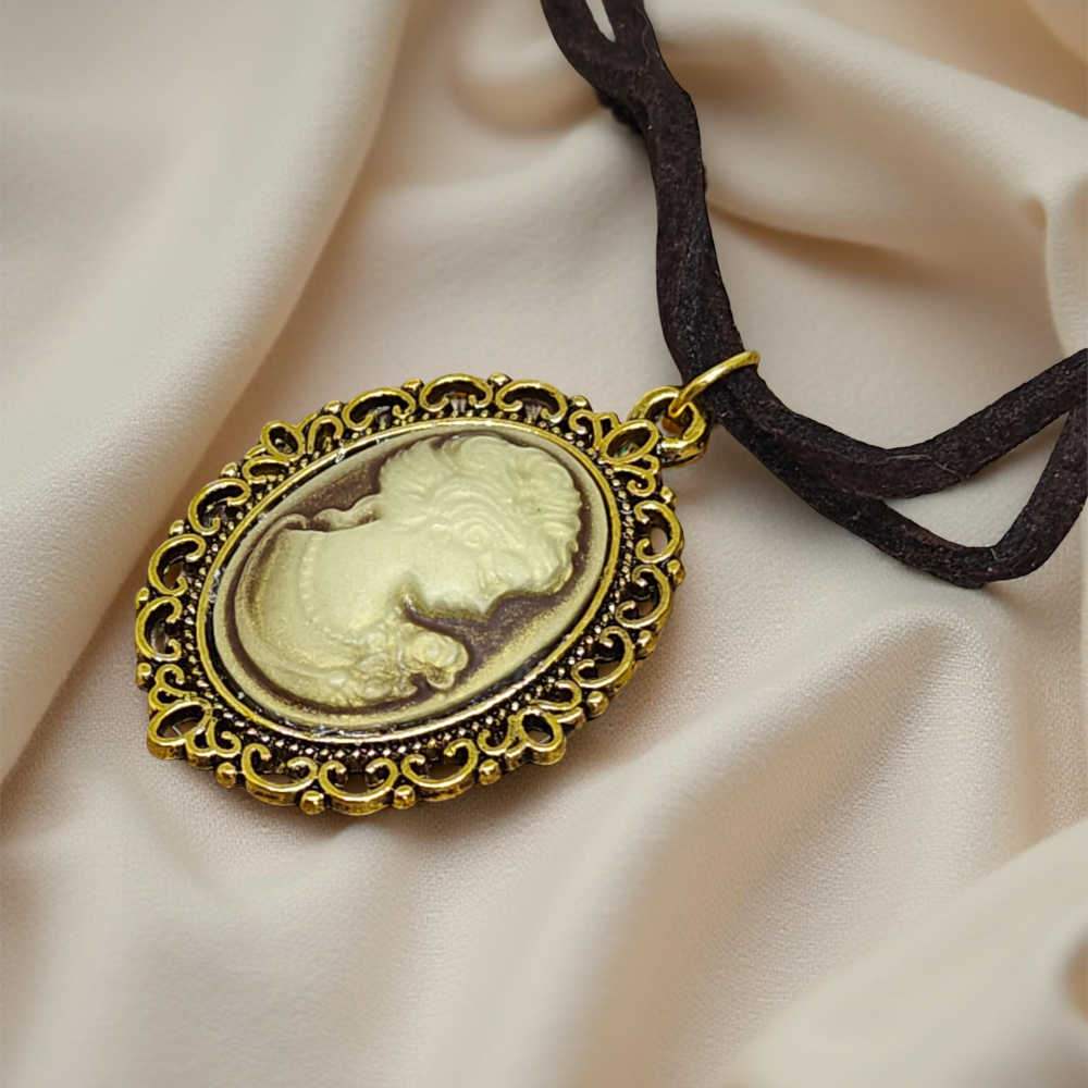 Victorian Necklace with Cream Cameo - Lady in Ivory