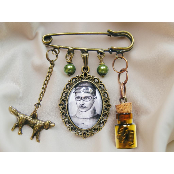 Duża Broszka Steampunk – Agrafka z Medalionem P...