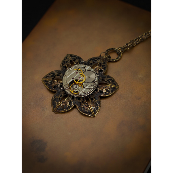 Wisiorek Steampunkowy Mechaniczny Kwiat